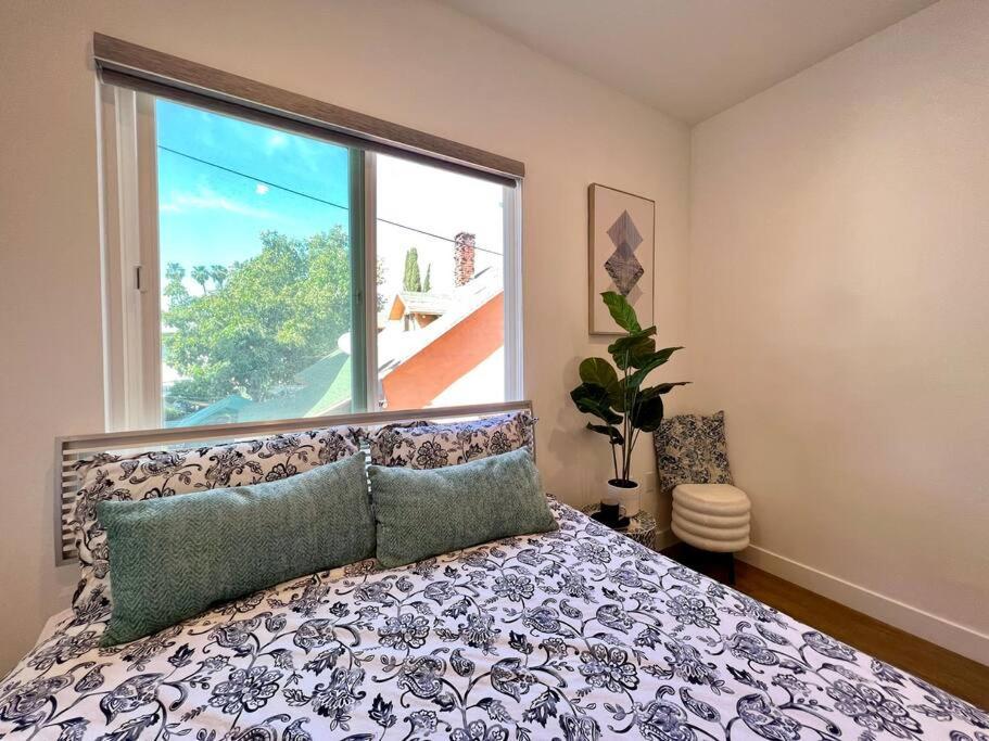 Luxury K-Town Dwelling With Private Rooftop Deck. Лос-Анджелес Экстерьер фото