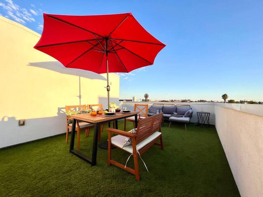 Luxury K-Town Dwelling With Private Rooftop Deck. Лос-Анджелес Экстерьер фото
